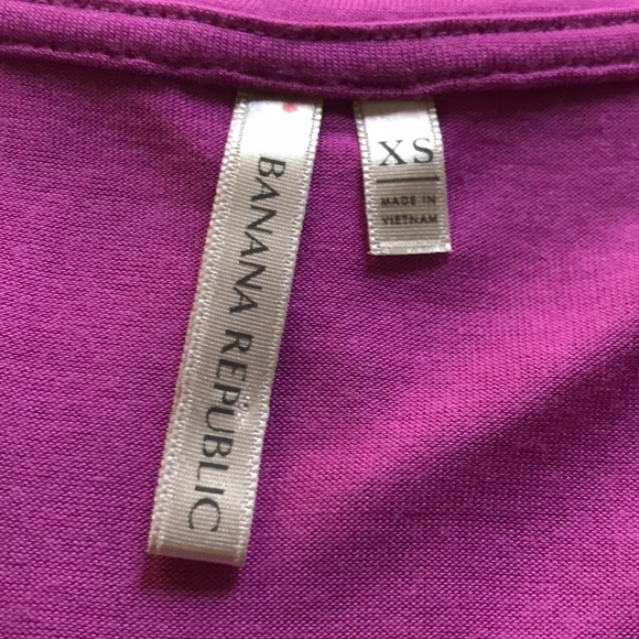 Banana Republic Tee - Picture 2 of 7
